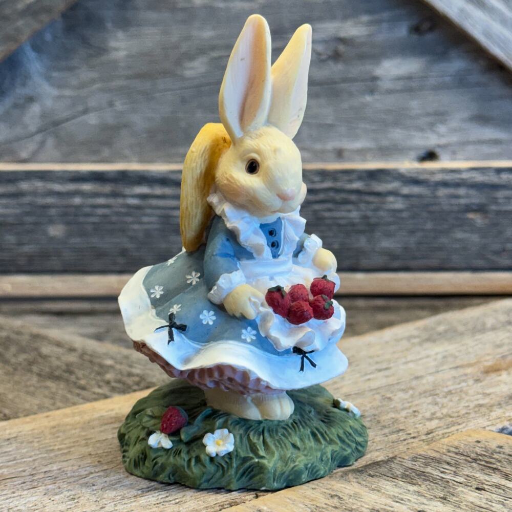 Vintage 1995 Bunny Toes Annie With Strawberries Figurine by Pacific Rim , #66298